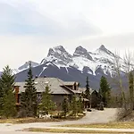 Creekside Villa